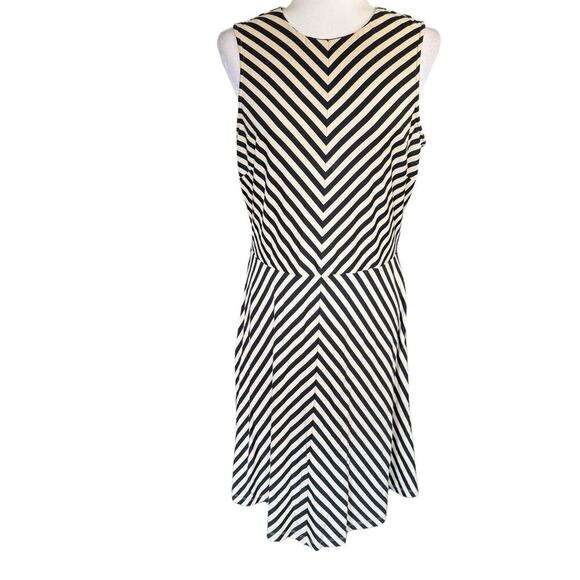 J McLaughlin Camel Tan Black Fit and Flare Chevron Striped Dress Sleeveless L - Picture 1 of 10